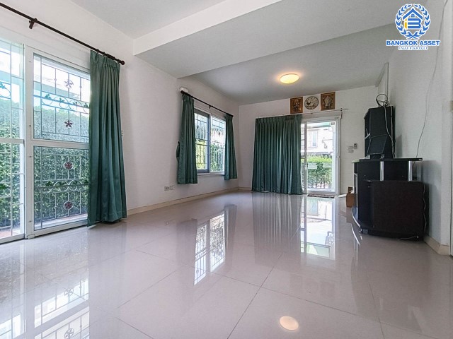 *****บ้านเดี่ยวมือสองสมุทรปราการ ม.พฤกษ์ลดา ประชาอุทิศ90 เนื้อที่กว้างขวางมากถึง 50.40 ตร.ว. ฟังก์ชัน 3 ห้องนอน 3 ห้องน้ำ ที่จอดรถ 2 คัน สภาพสวย แถมฟรี! เฟอร์นิเจอร์ทั้งหลัง ลากกระเป๋าพร้อมเข้าอยู่ได้เลย โครงการตั้งบนทำเลแห่งการเดินทาง เชื่อมต่อถนนประชาอุทิศ-วัดคู่สร้าง ถนนสุขสวัสดิ์ ใกล้ทางหลวงพิเศษหมายเลข9 จองเลย!